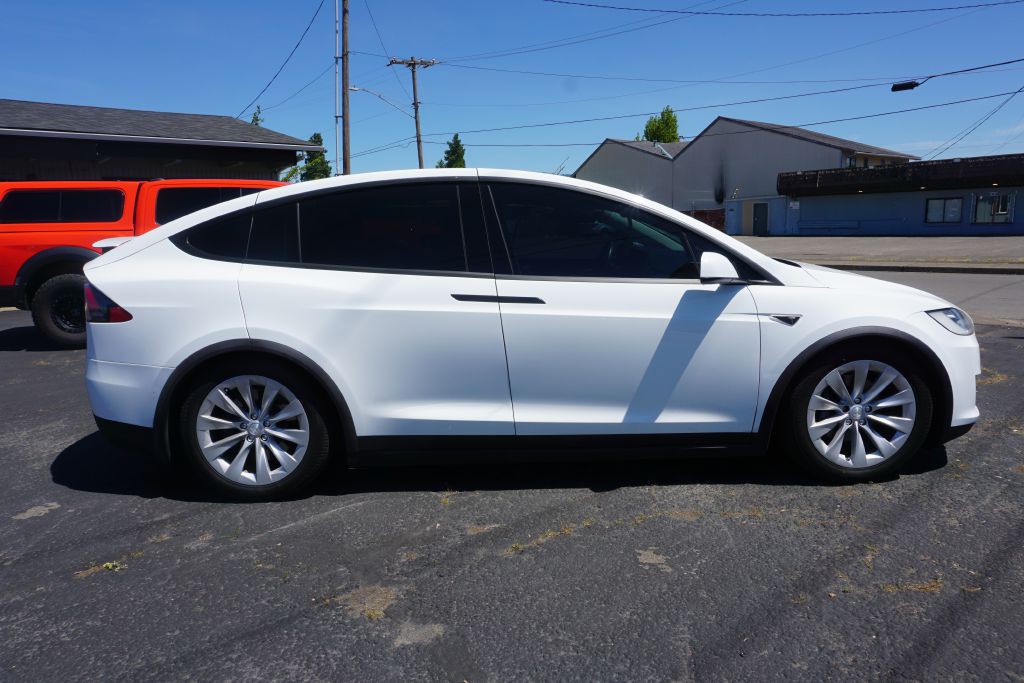 2016 Tesla Model X Image 6