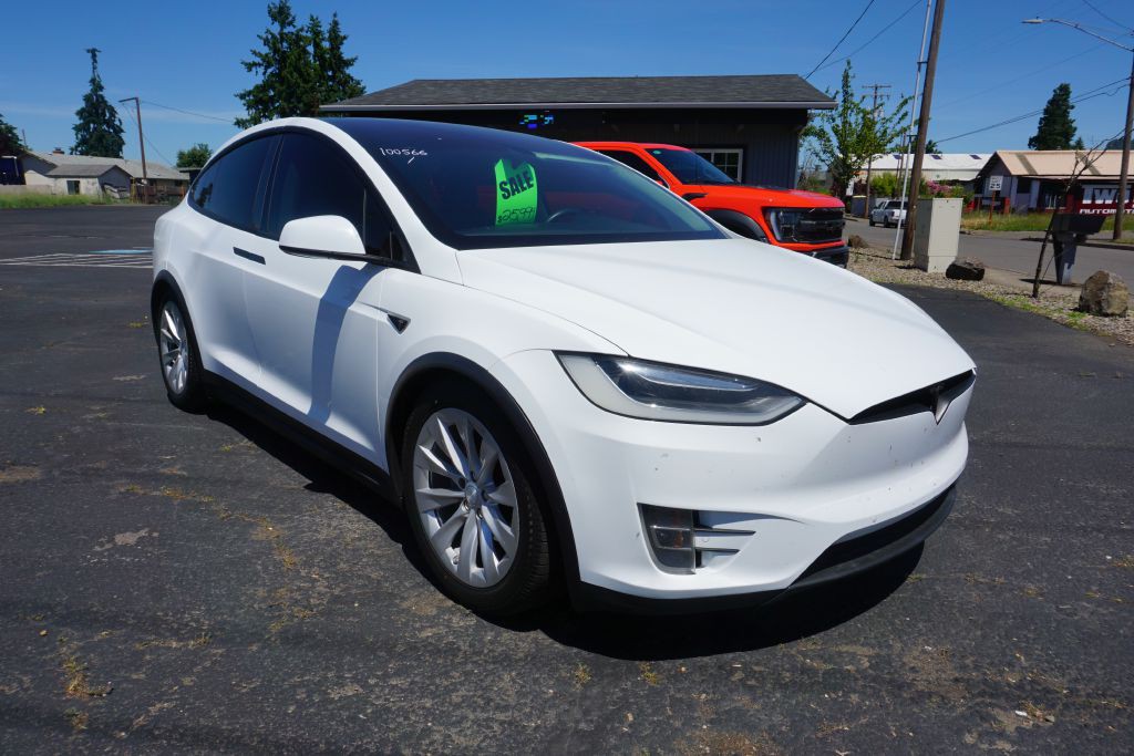 2016 Tesla Model X Image 7