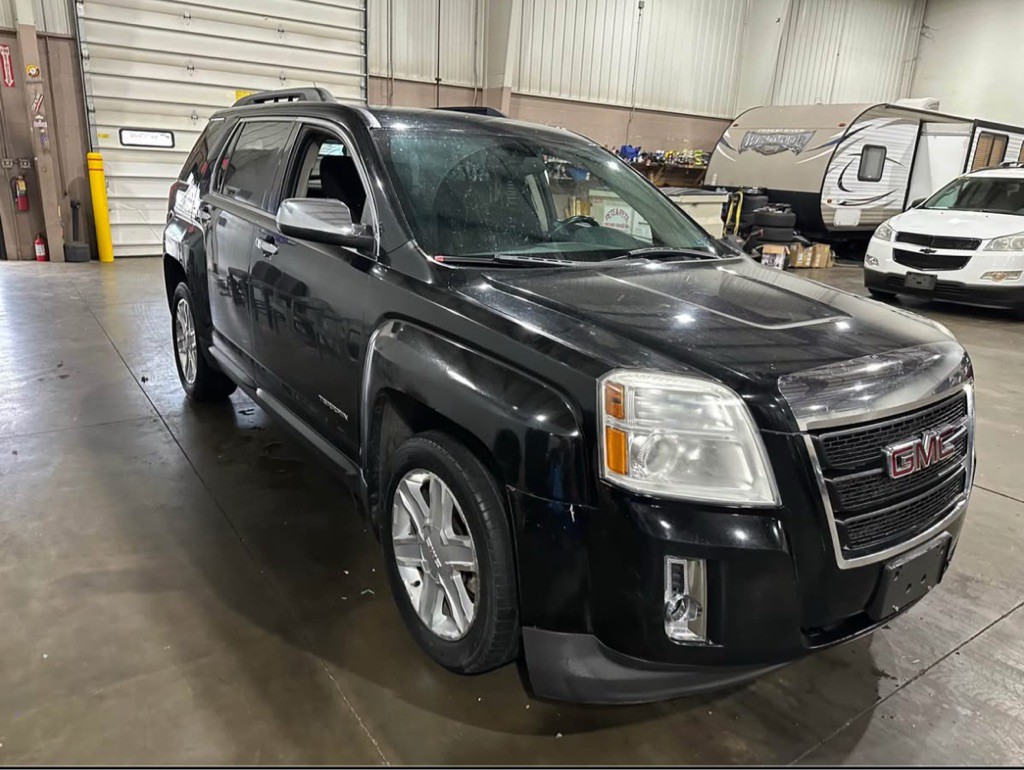 2010 GMC Terrain Image 3