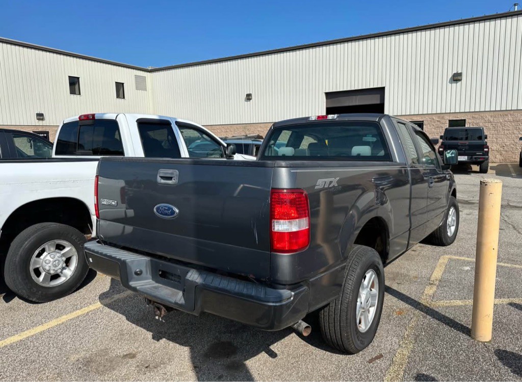 2005 Ford F-150 Image 3