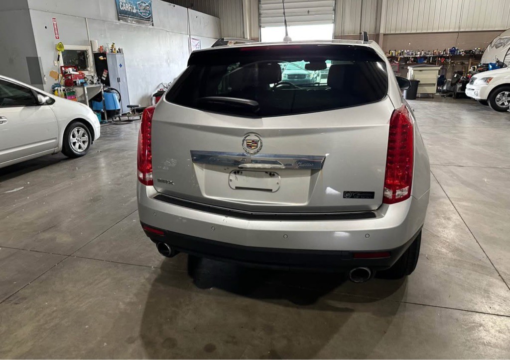 2011 Cadillac SRX Image 8