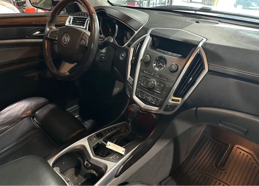 2011 Cadillac SRX Image 9