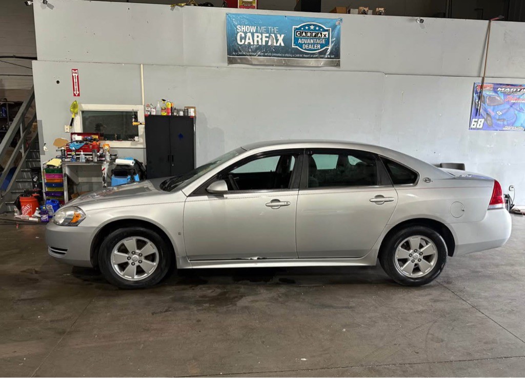 2009 Chevrolet Impala Image 2