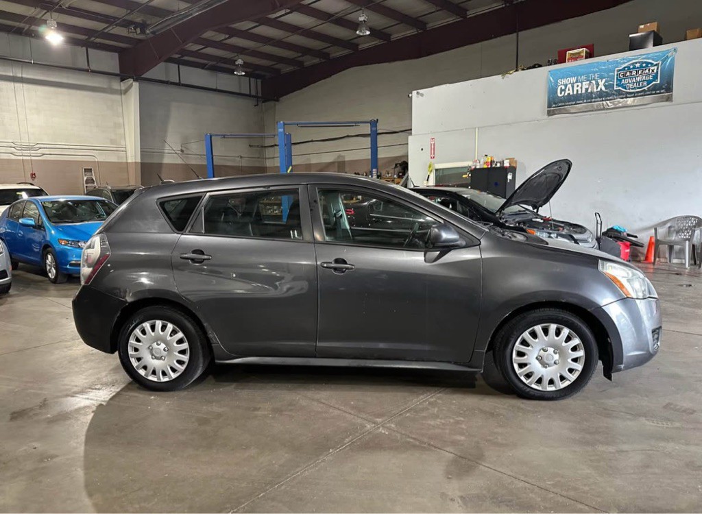 2009 Pontiac Vibe Image 2