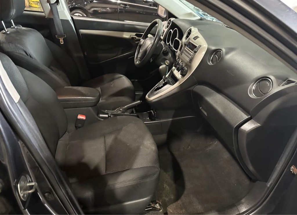 2009 Pontiac Vibe Image 8