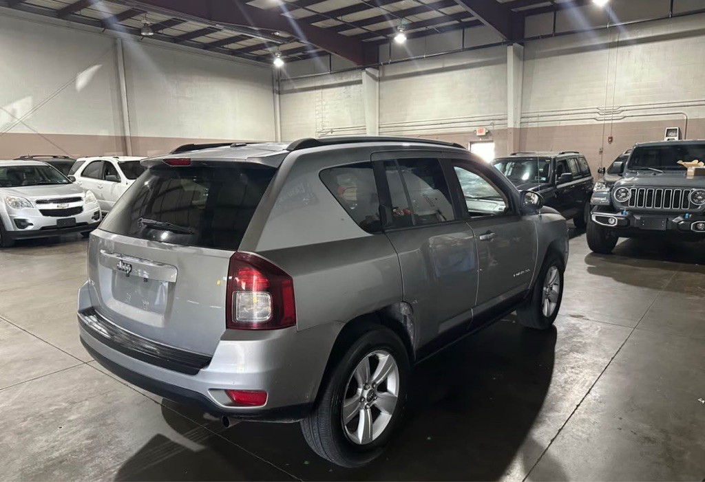 2016 Jeep Compass Image 7