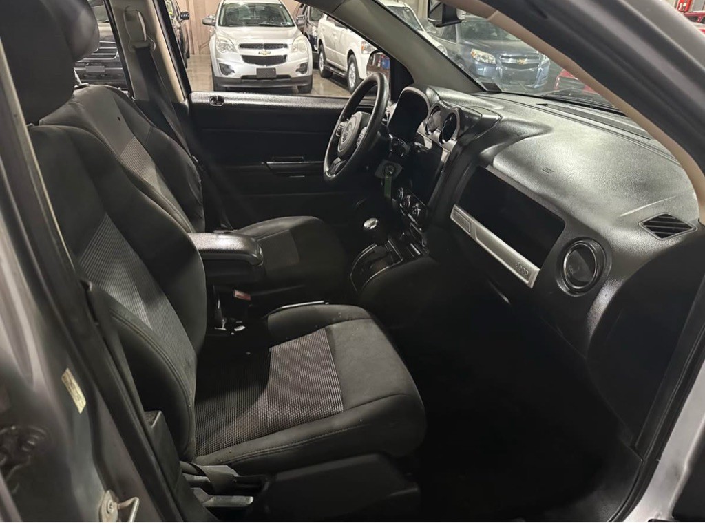 2016 Jeep Compass Image 9