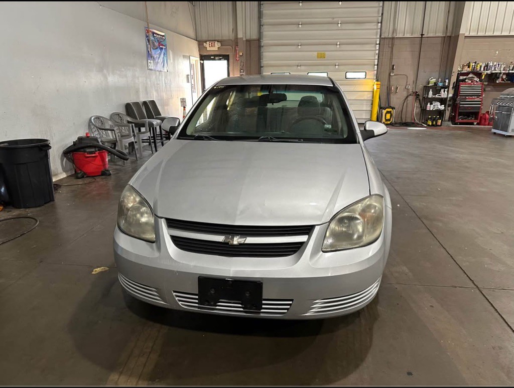 2009 Chevrolet Cobalt Image 2