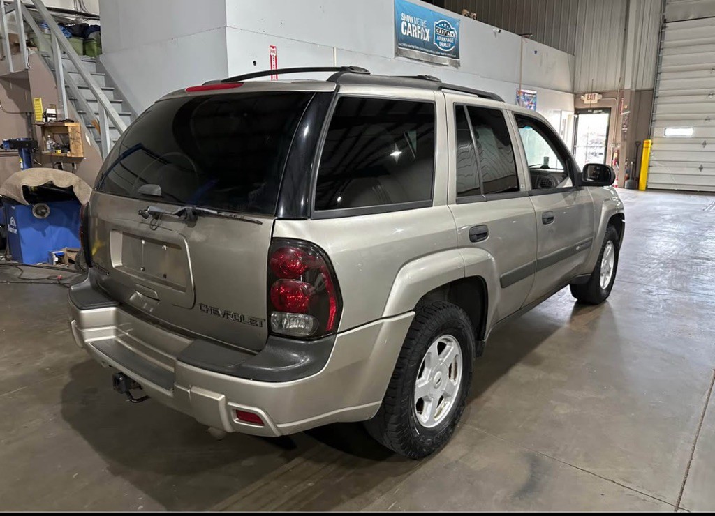 2003 Chevrolet Trailblazer Image 3