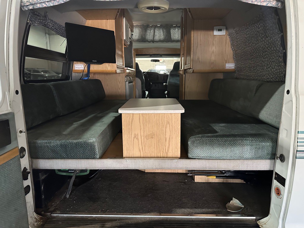 2001 Dodge Ram Van Image 6