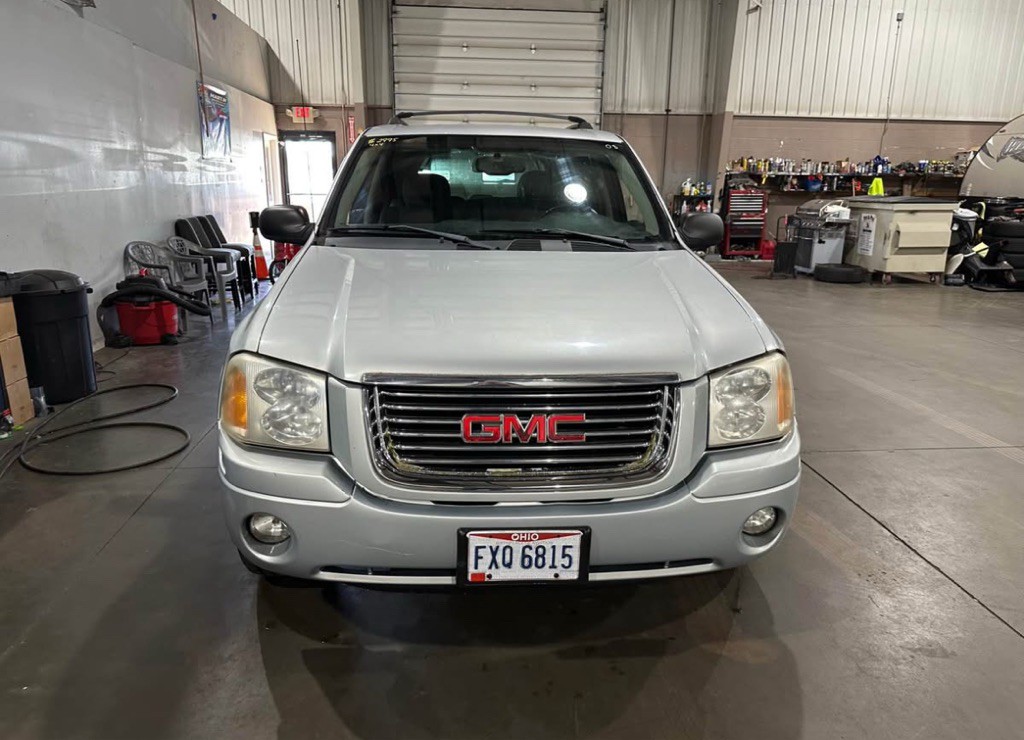2008 GMC Envoy Image 3