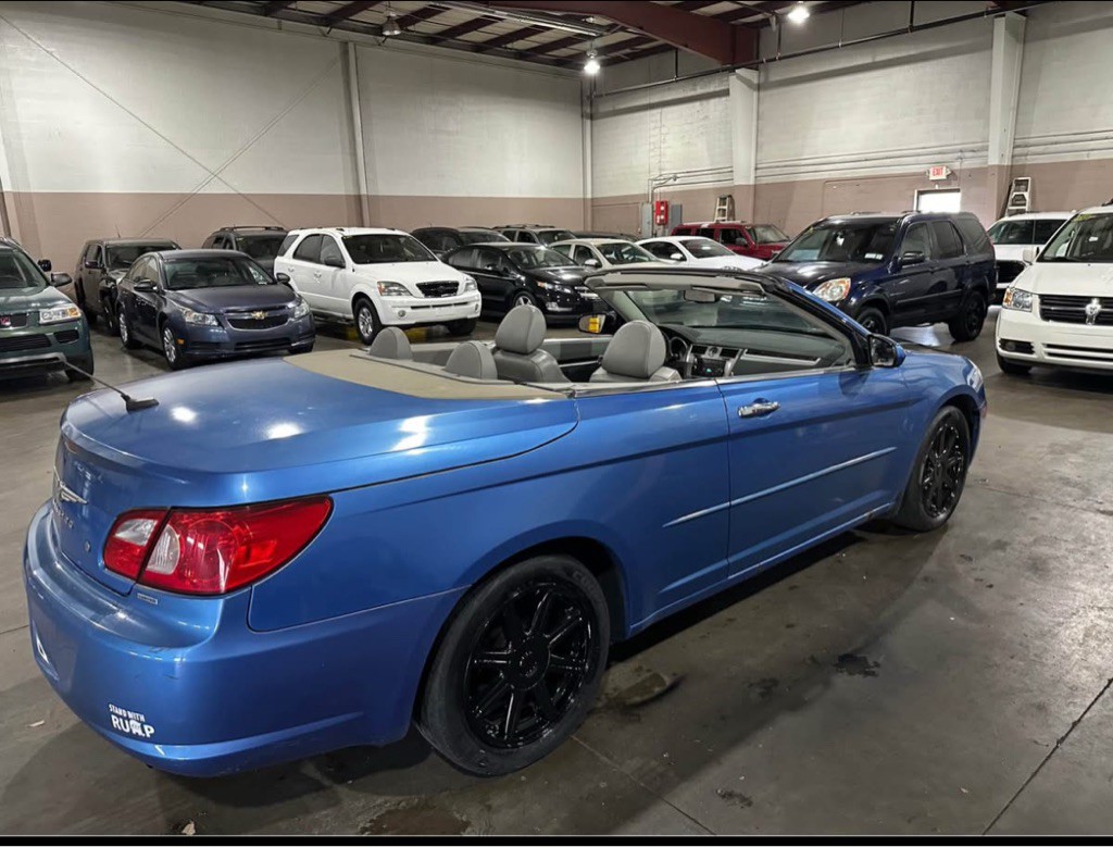 2008 Chrysler Sebring Image 4