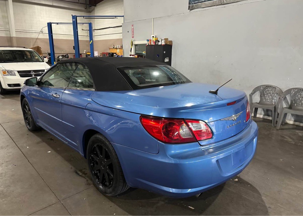 2008 Chrysler Sebring Image 5