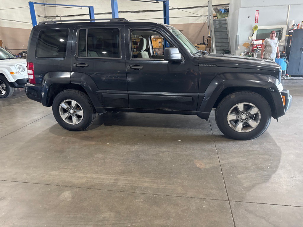 2008 Jeep Liberty Image 3