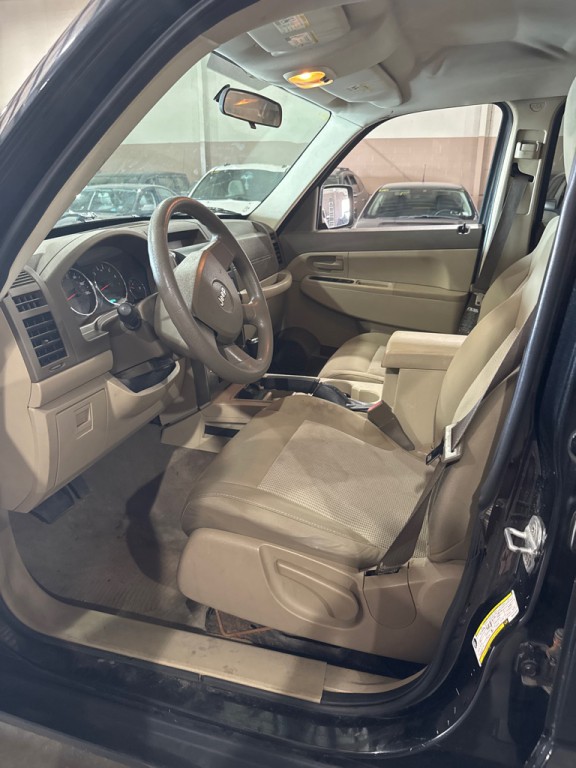 2008 Jeep Liberty Image 8