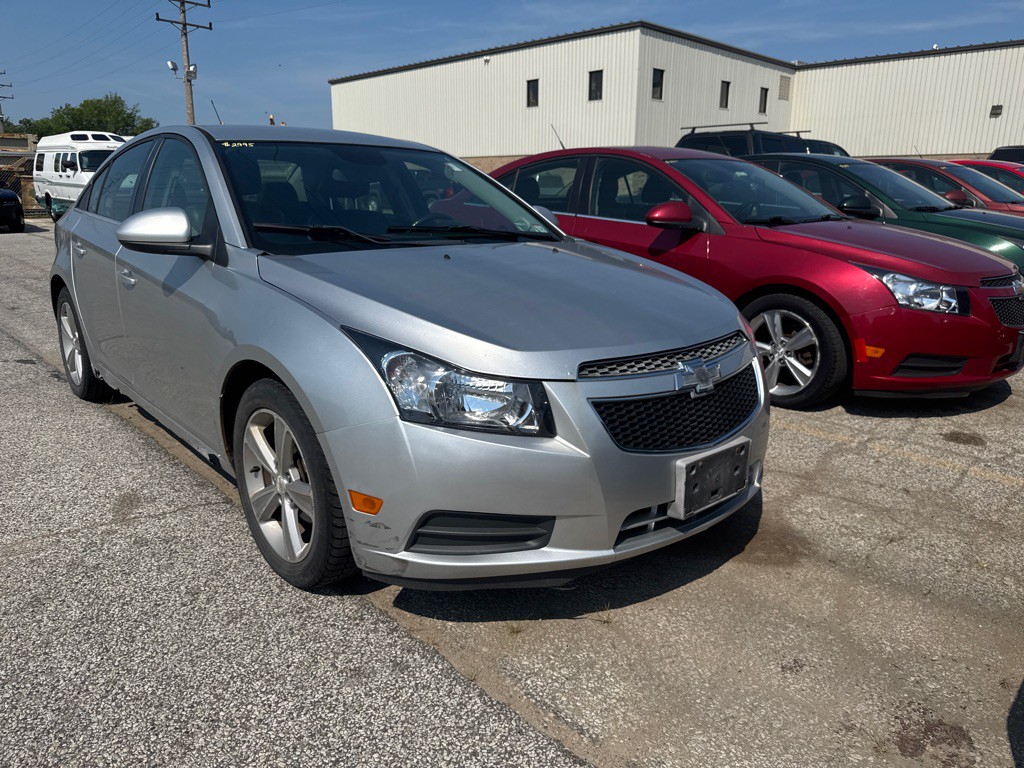 2014 Chevrolet Cruze Image 2