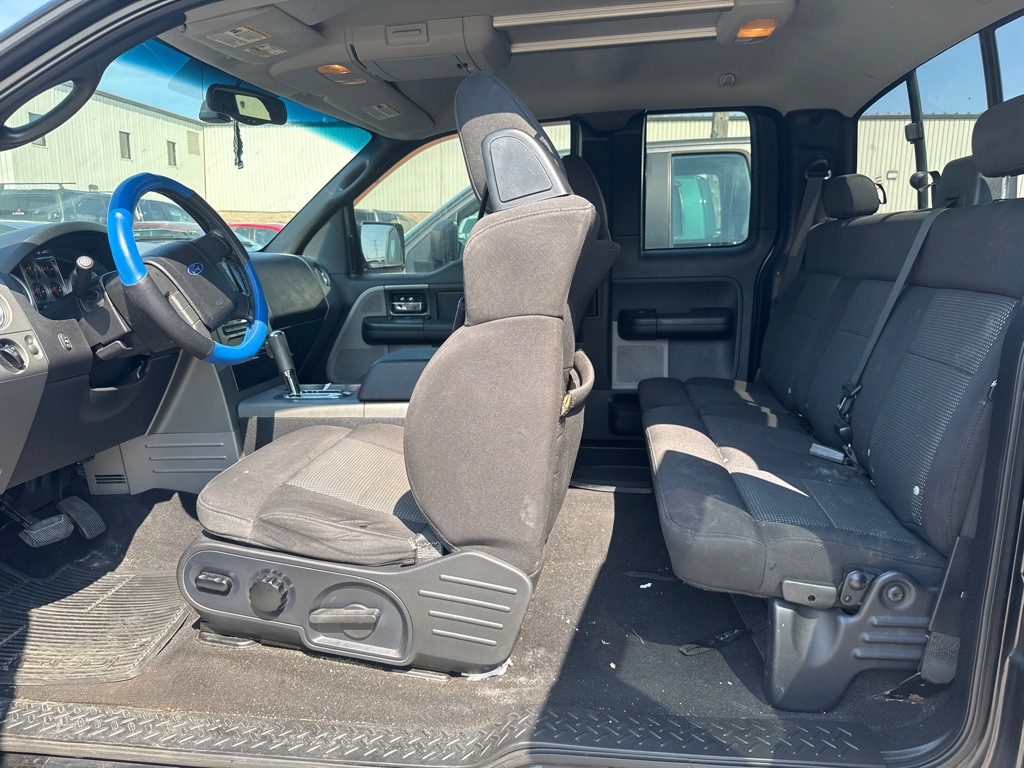 2004 Ford F-150 Image 8