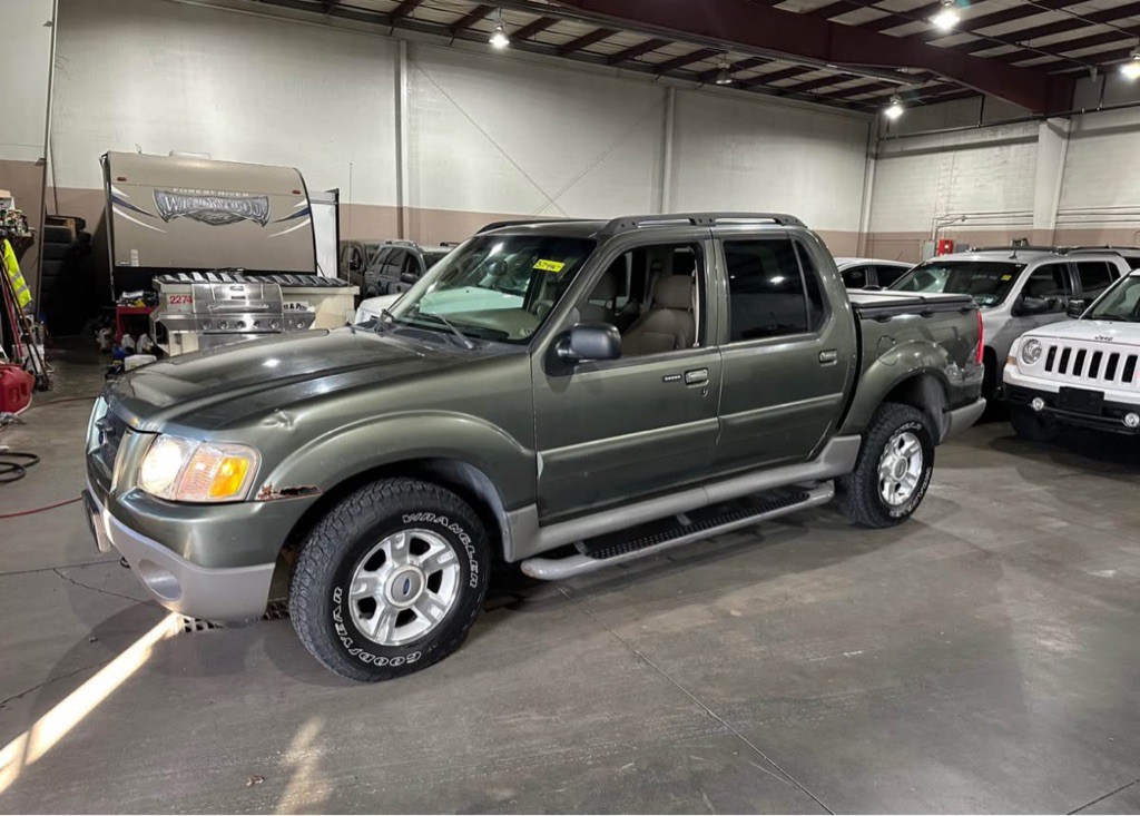 2003 Ford Explorer Image 2