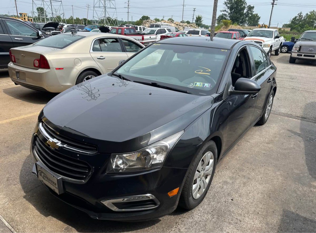 2015 Chevrolet Cruze Image 2