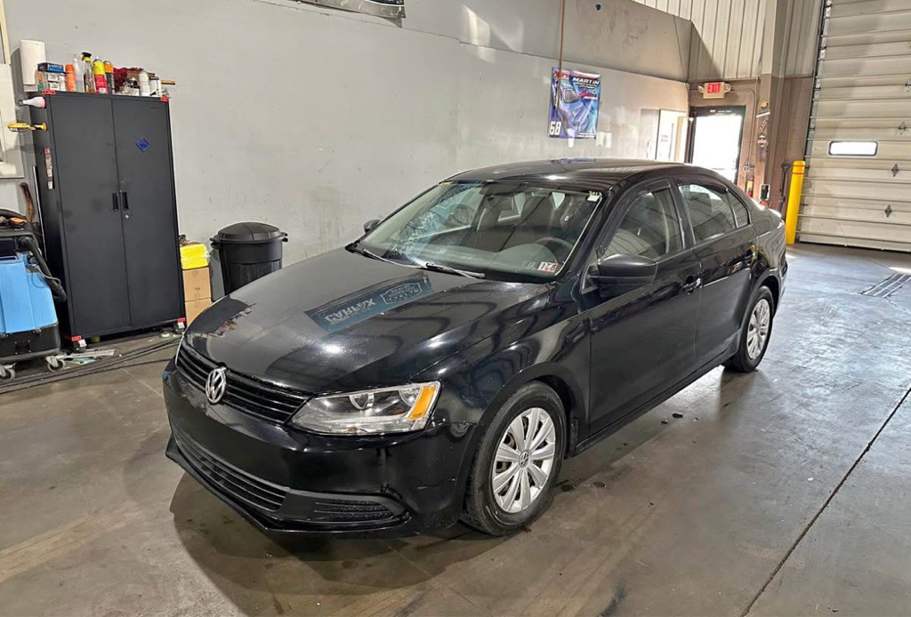 2012 Volkswagen Jetta Image 1