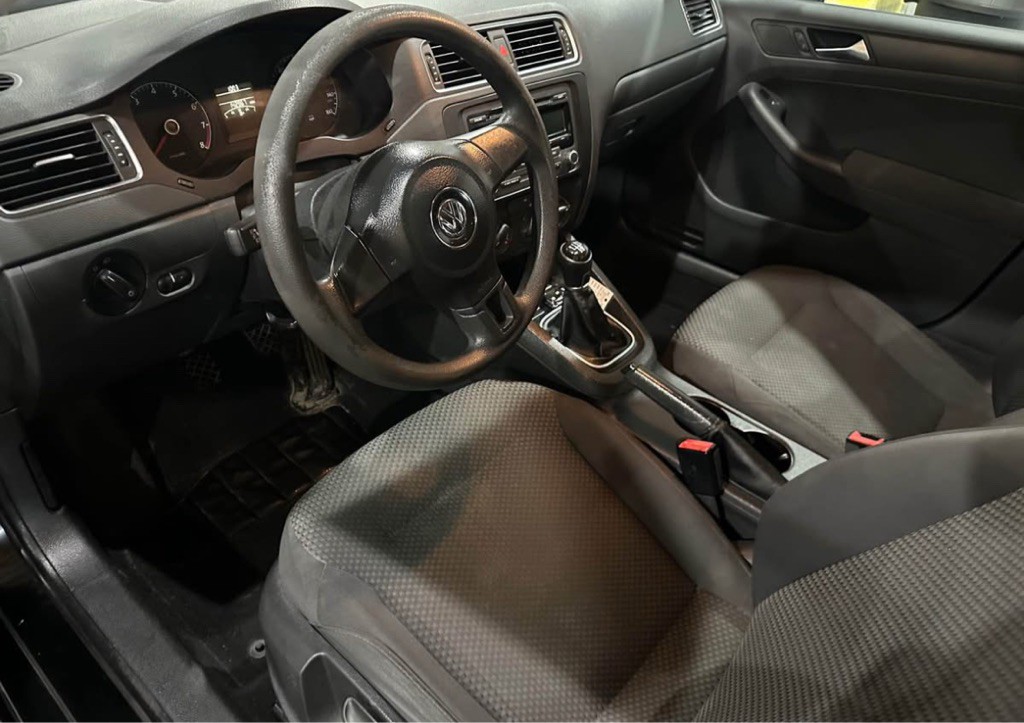 2012 Volkswagen Jetta Image 9