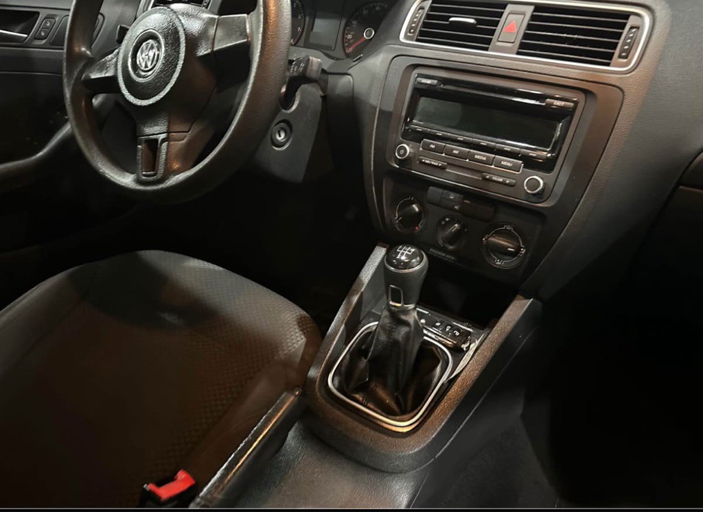2012 Volkswagen Jetta Image 10