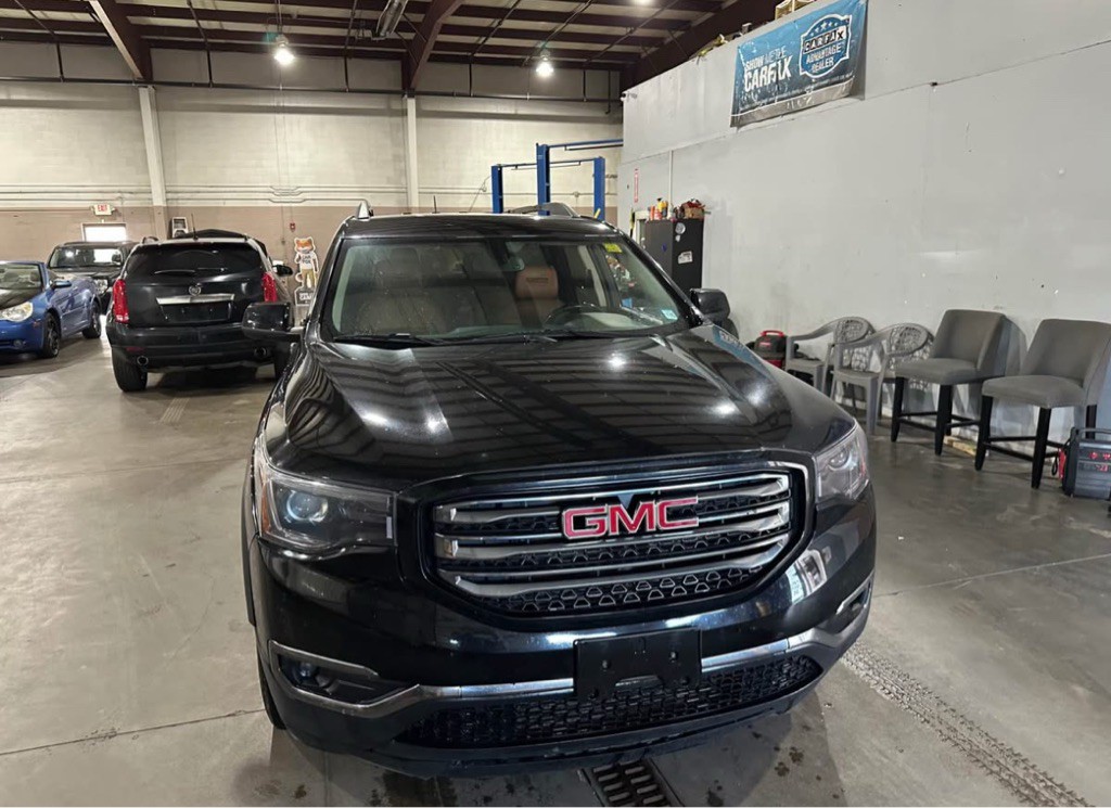 2018 GMC Acadia Image 3