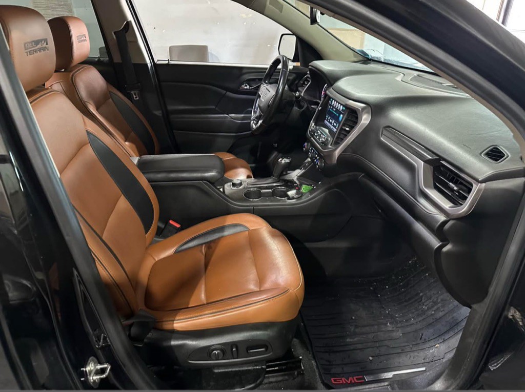 2018 GMC Acadia Image 12