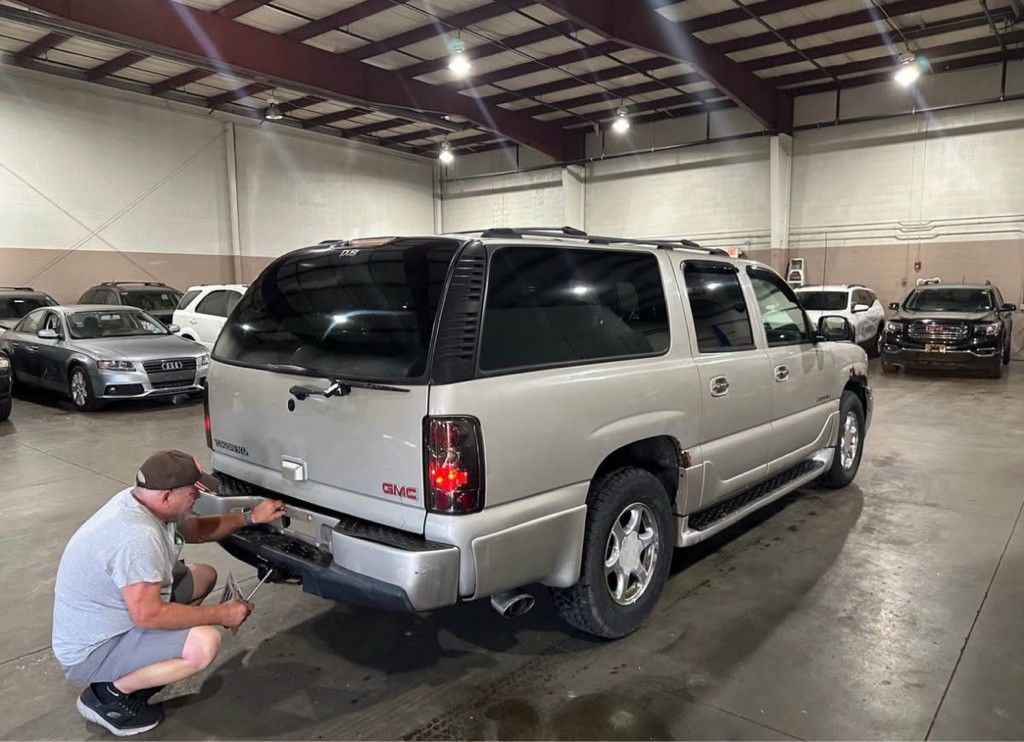 2004 GMC Yukon Image 4