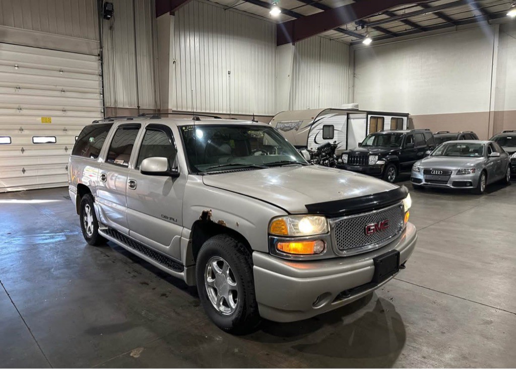 2004 GMC Yukon Image 5