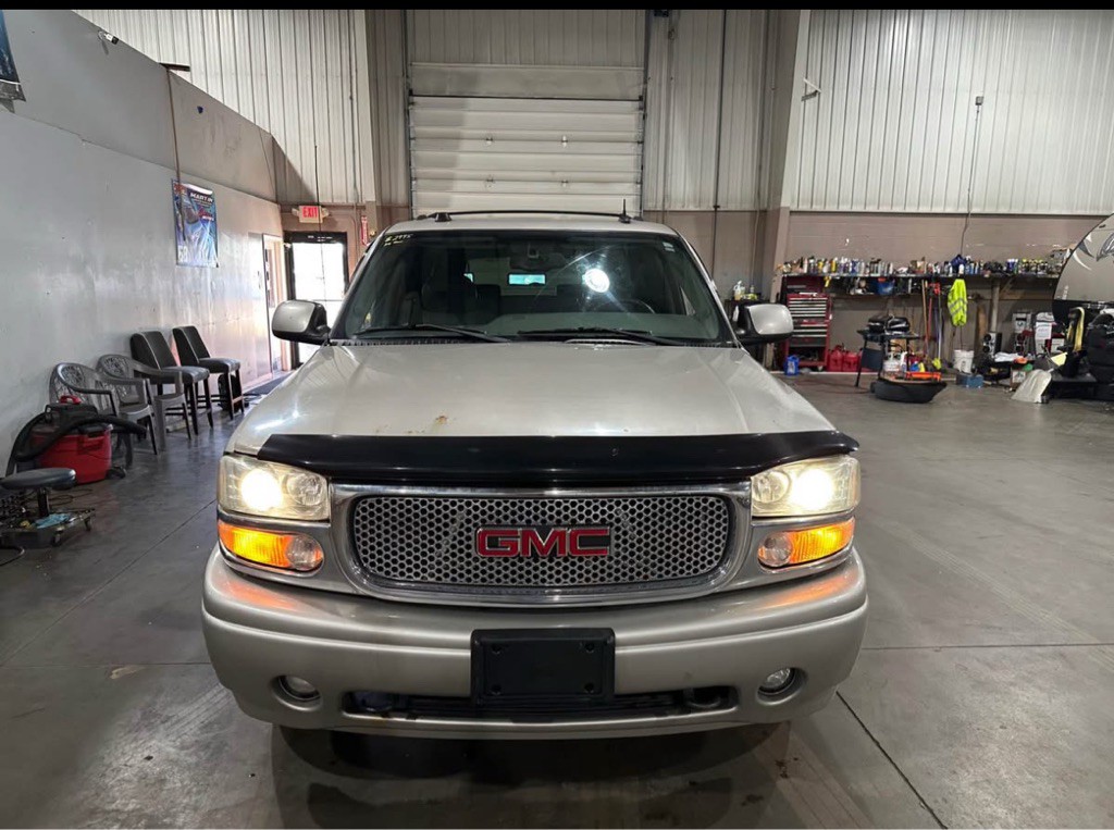 2004 GMC Yukon Image 6