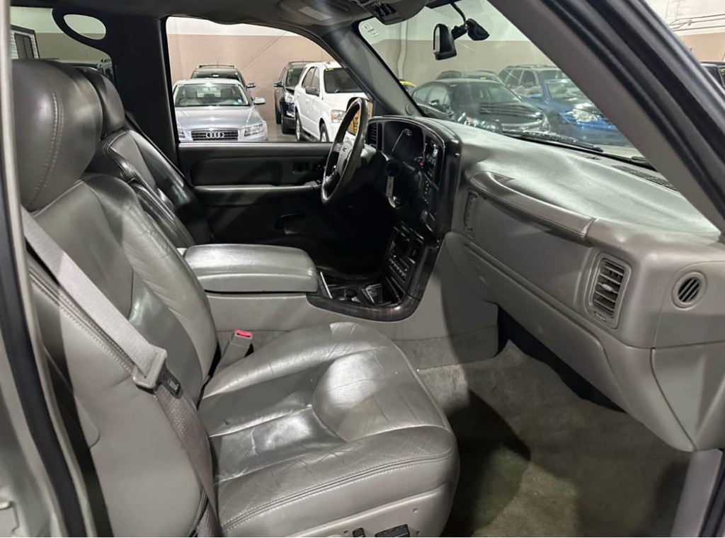 2004 GMC Yukon Image 7