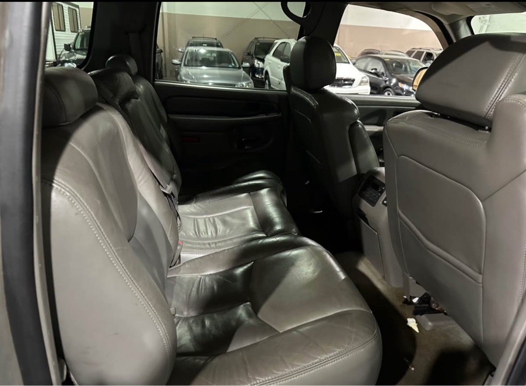 2004 GMC Yukon Image 10