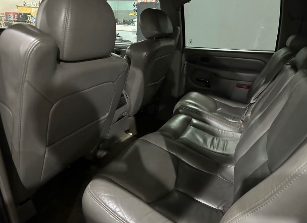 2004 GMC Yukon Image 12