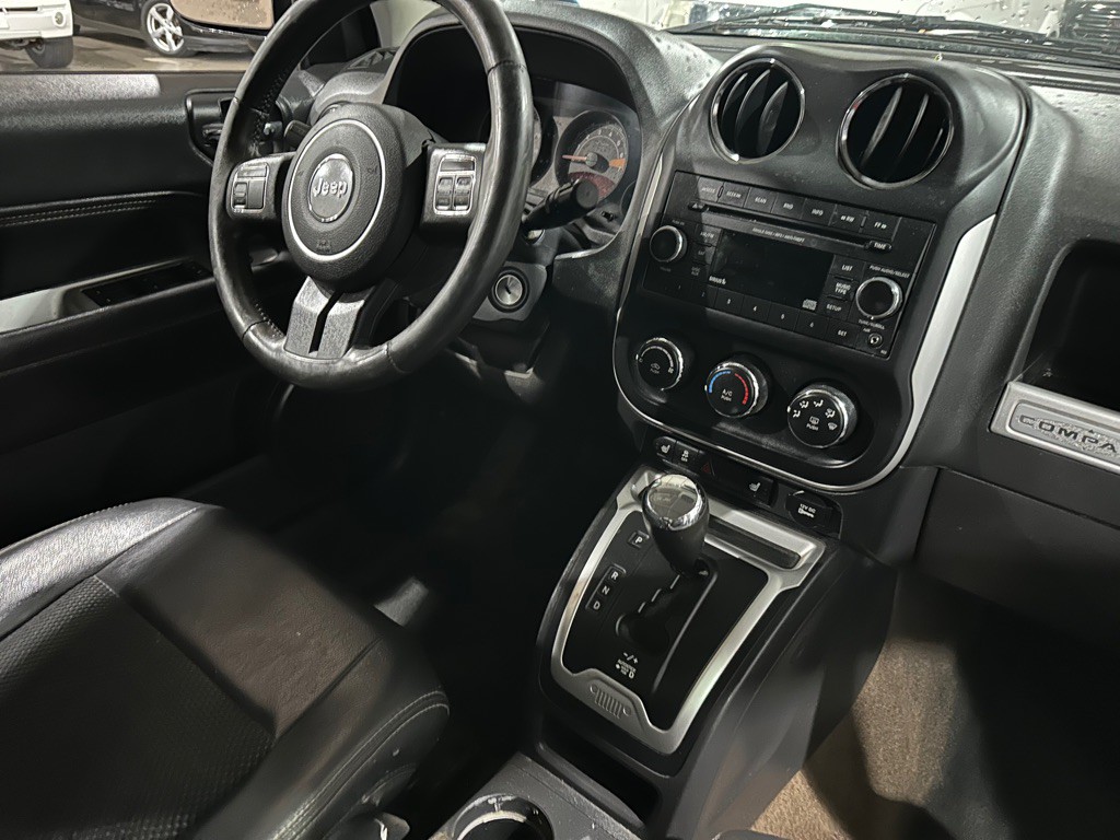 2014 Jeep Compass Image 9