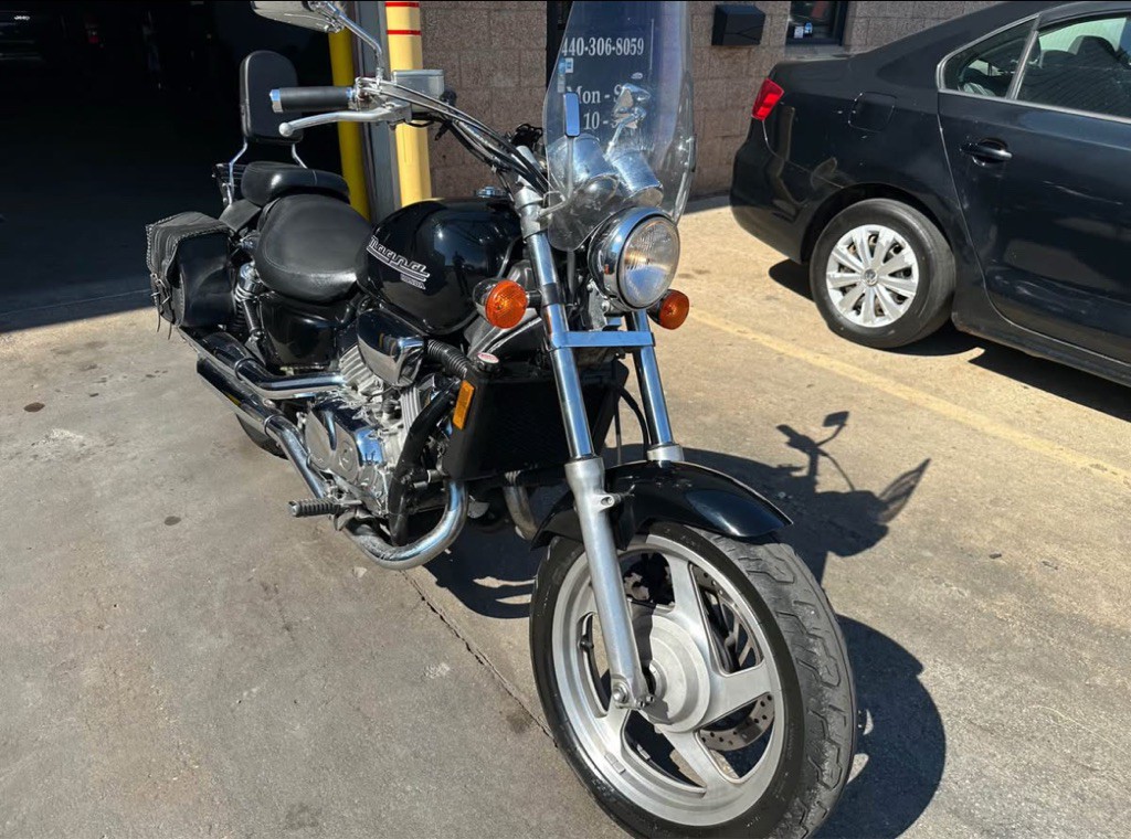 2002 Honda VF750C Magna Image 7