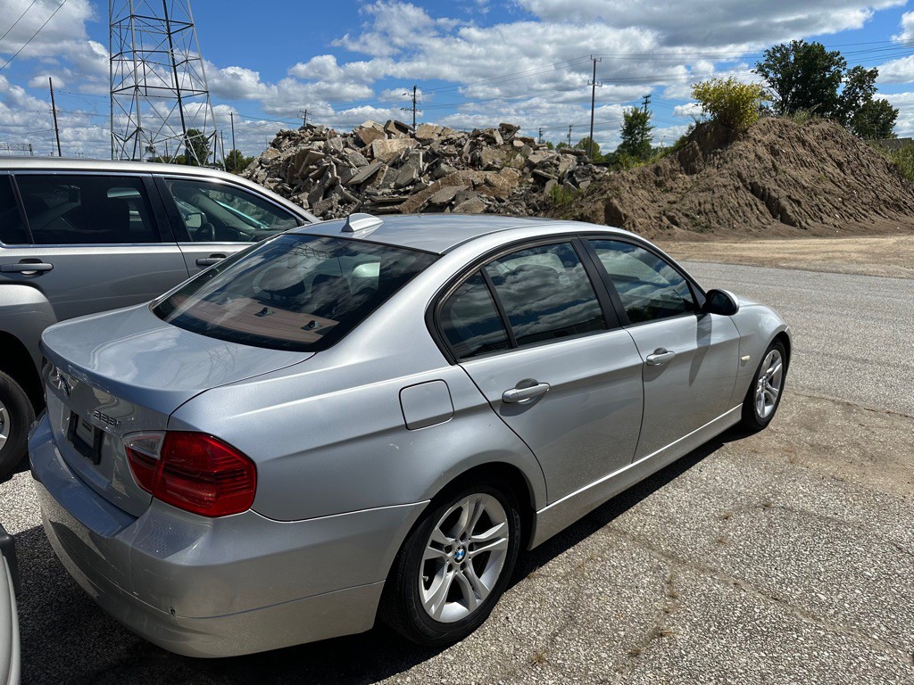 2008 BMW 3 Series Image 2