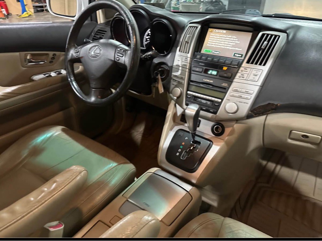 2006 Lexus RX Image 12