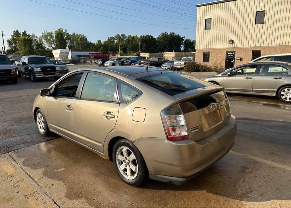 2004 Toyota Prius Image 4
