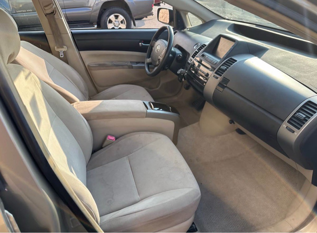 2004 Toyota Prius Image 7