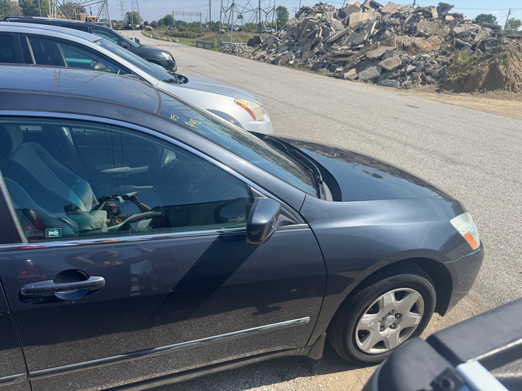 2005 Honda Accord Image 3