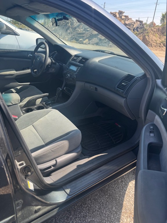 2005 Honda Accord Image 9