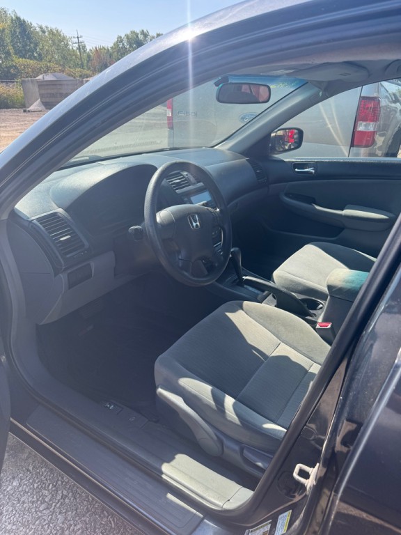2005 Honda Accord Image 10
