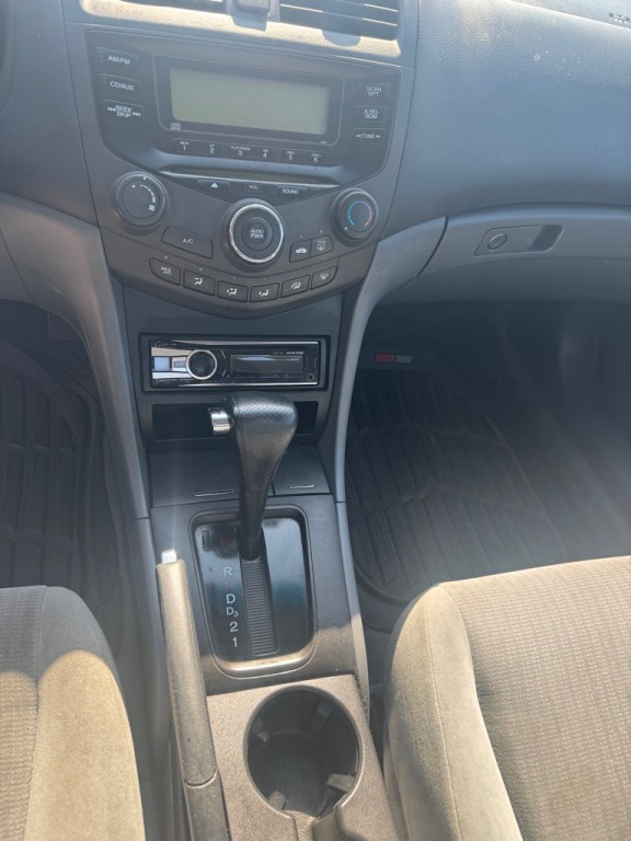 2005 Honda Accord Image 11