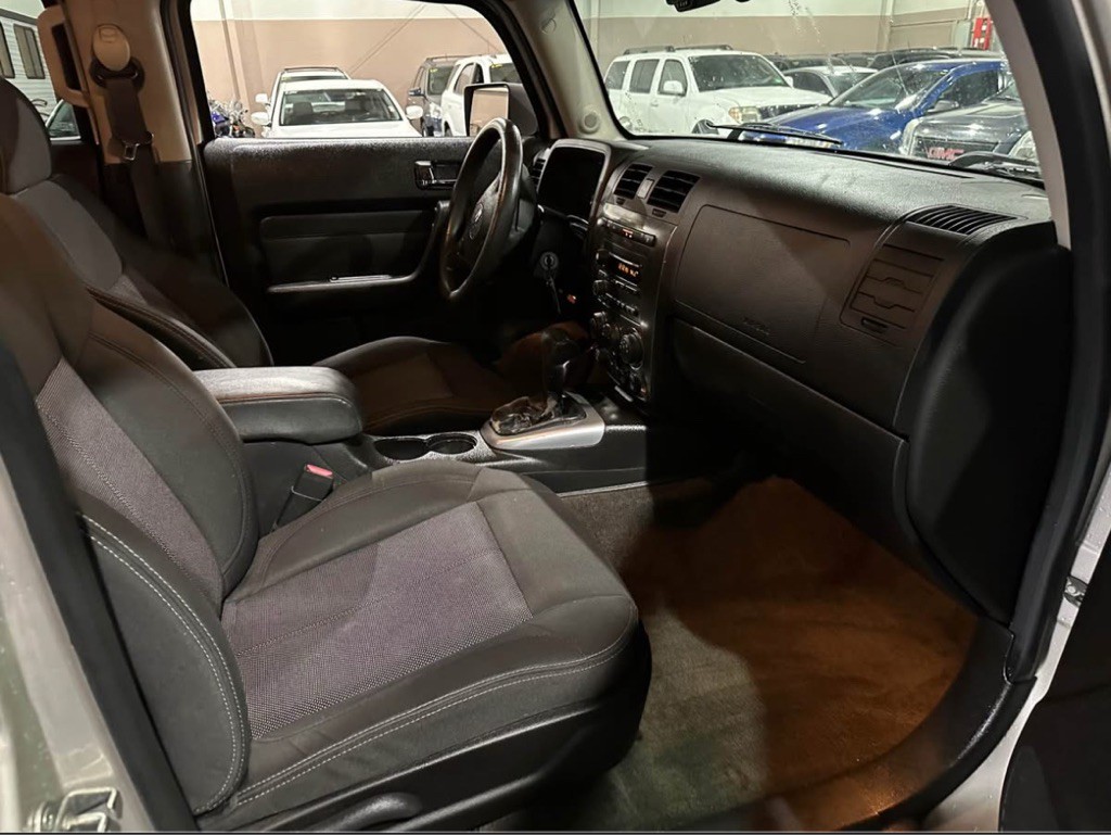 2006 HUMMER H3 Image 9