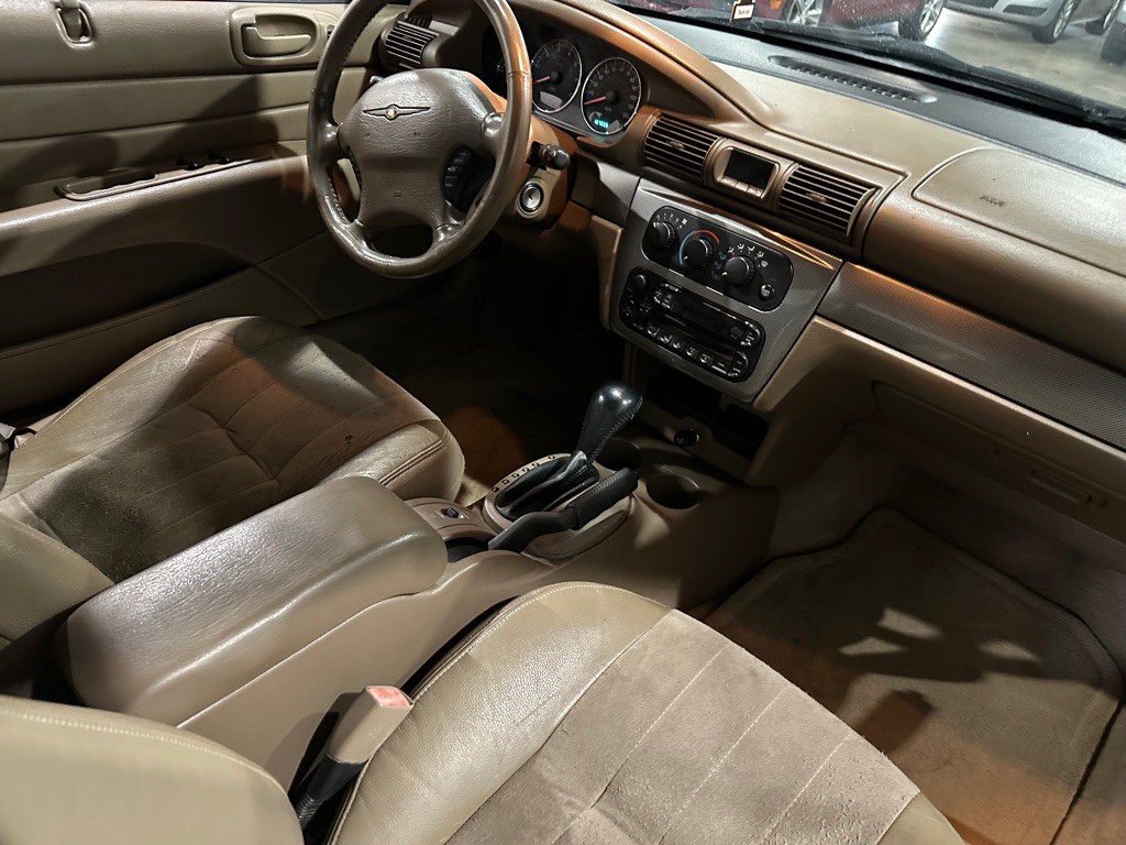 2004 Chrysler Sebring Image 5