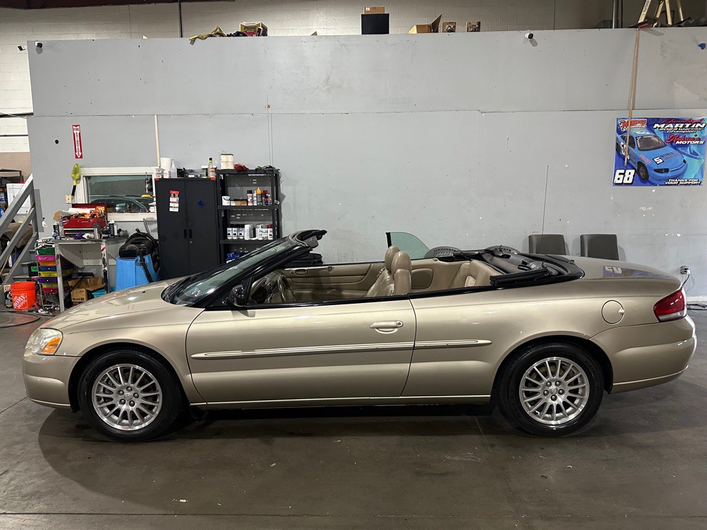 2004 Chrysler Sebring Image 6
