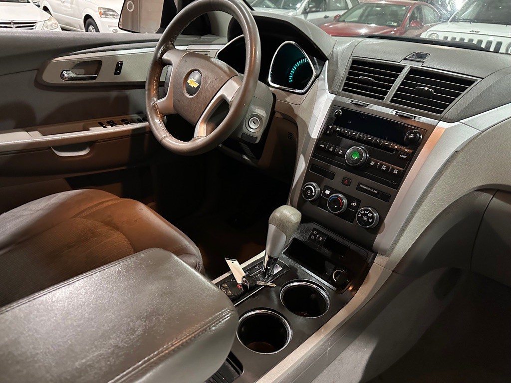 2011 Chevrolet Traverse Image 6