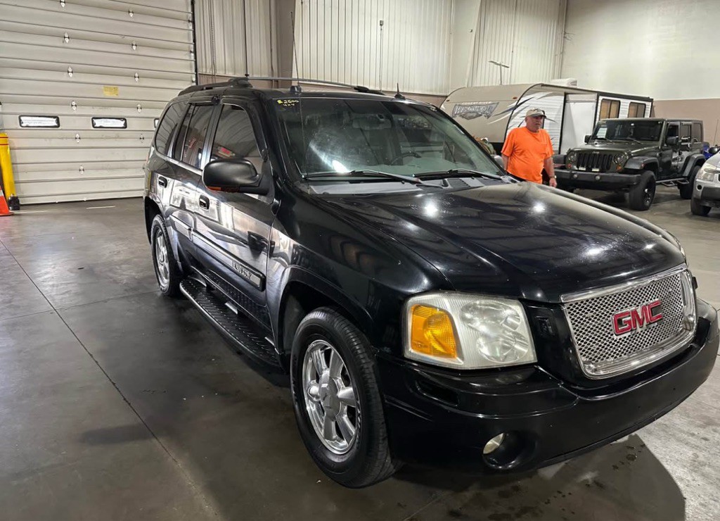 2005 GMC Envoy Image 4