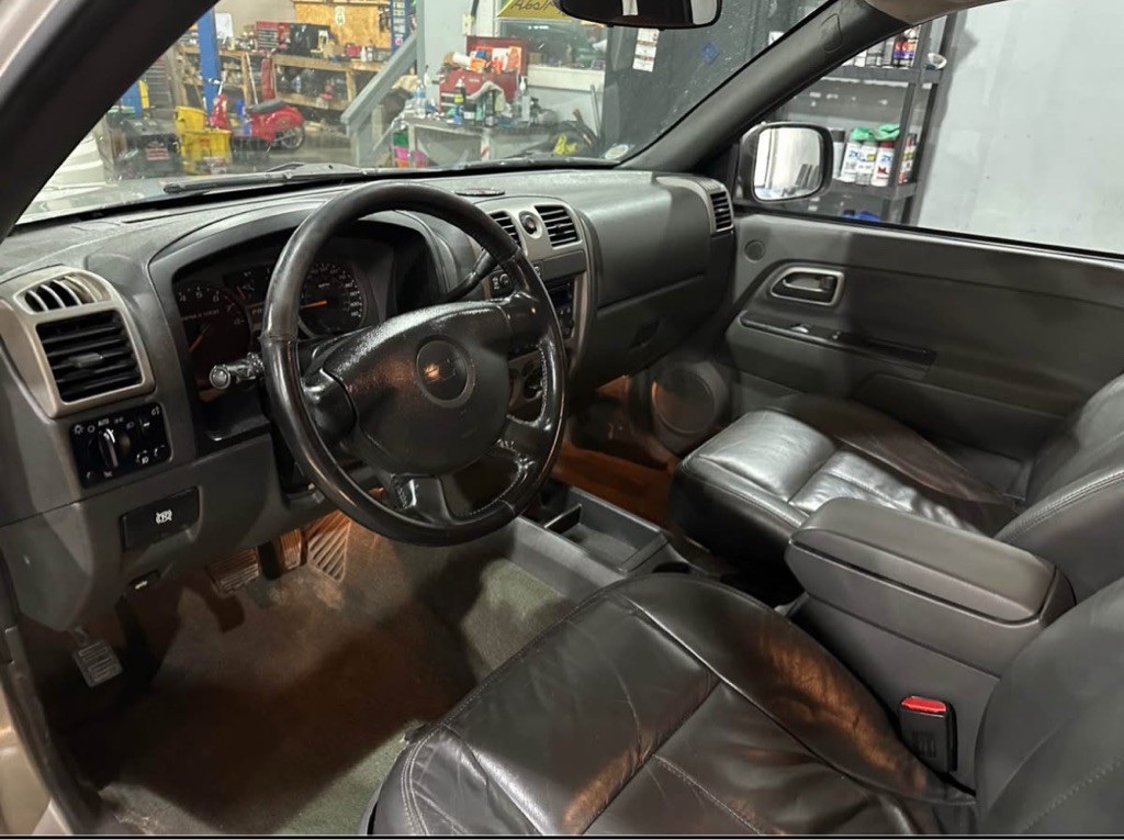 2005 Chevrolet Colorado Image 11